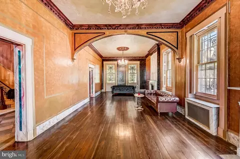 Entry Way - 2 Walnut St, Beverly, NJ 08010 photo 6 of 16