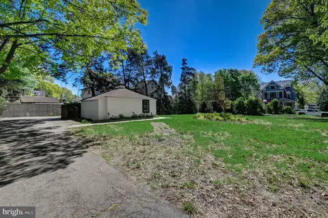 Exterior - 2 Walnut St, Beverly, NJ 08010 photo 6 of 13