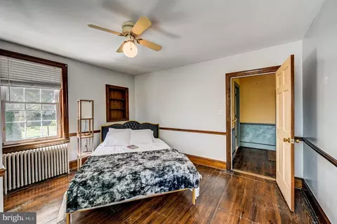 Bedroom - 2 Walnut St, Beverly, NJ 08010 photo 5 of 21