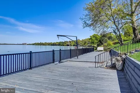 Exterior - 2 Walnut St, Beverly, NJ 08010 photo 2 of 13