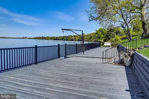Exterior - 2 Walnut St, Beverly, NJ 08010 photo 12 of 13