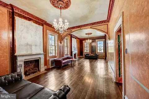 Living - 2 Walnut St, Beverly, NJ 08010 photo 2 of 5