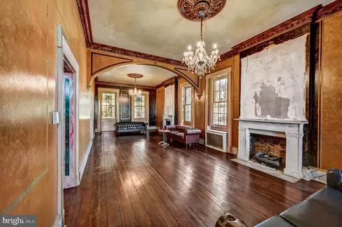 Living - 2 Walnut St, Beverly, NJ 08010 photo 3 of 5
