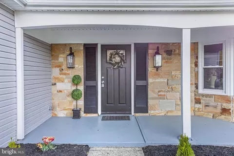 18 Thornleigh Pl, Willingboro, NJ 08046
