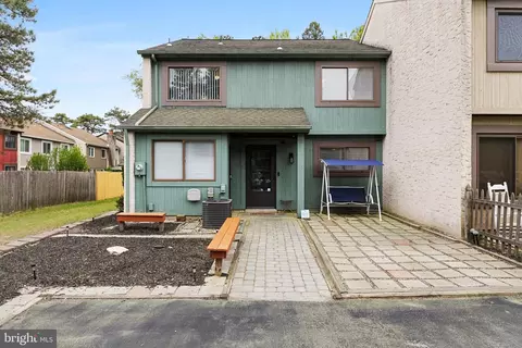 10 Queen Anne Ct, Evesham, NJ 08053