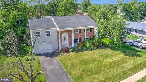 44 New Coach Ln, Willingboro, NJ 08046