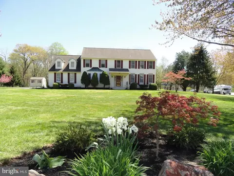 27 Ivy Ln, Wrightstown, NJ 08562