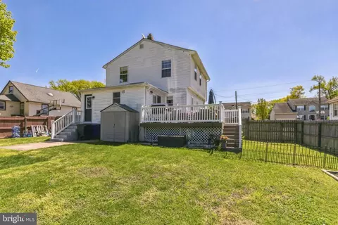 Exterior - 305 W Center Ave, Maple Shade, NJ 08052 photo 4 of 7
