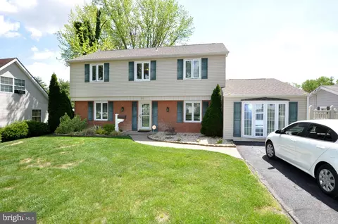 56 Mandolin Ln, Willingboro, NJ 08046