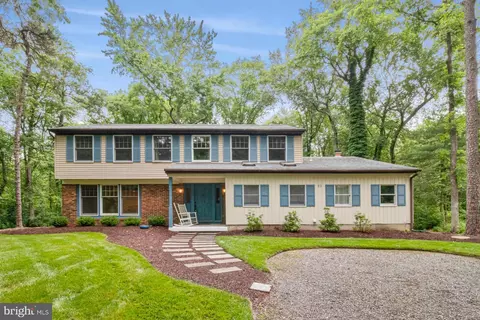 23 Derby Ct, Marlton, NJ 08053