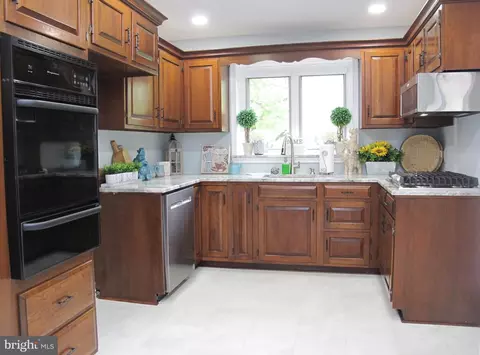 Kitchen - 455 Willow Dr, Cinnaminson, NJ 08077 photo 1 of 4