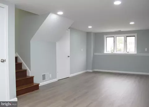Living - 455 Willow Dr, Cinnaminson, NJ 08077 photo 2 of 3