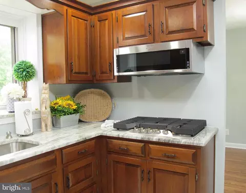 Kitchen - 455 Willow Dr, Cinnaminson, NJ 08077 photo 4 of 4
