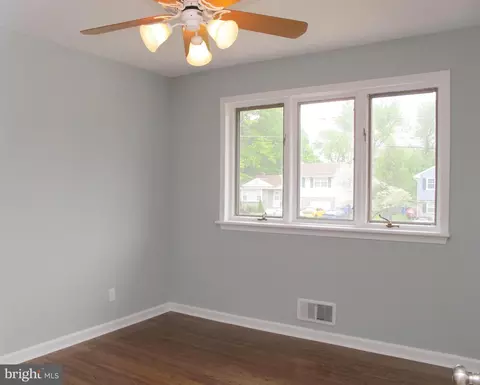 Bedroom - 455 Willow Dr, Cinnaminson, NJ 08077 photo 3 of 3