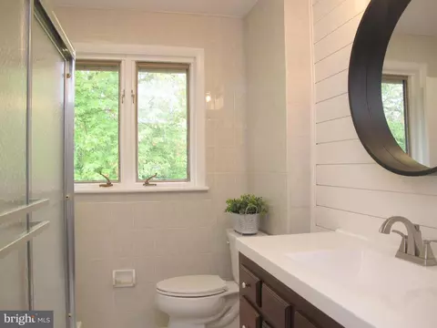 Bath - 455 Willow Dr, Cinnaminson, NJ 08077 photo 1 of 3