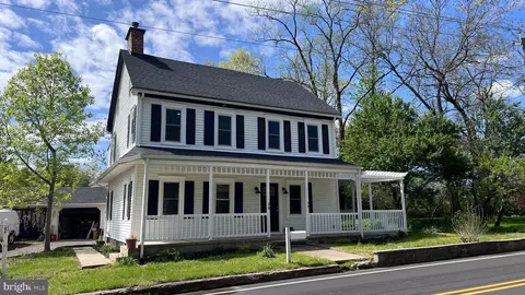 30 Chesterfield Crosswicks Rd, Chesterfield, NJ 08515
