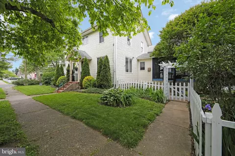 Exterior - 1 E 2nd St, Palmyra, NJ 08065 photo 8 of 10