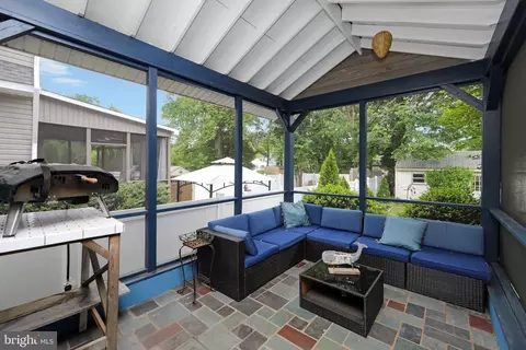 Exterior - 1 E 2nd St, Palmyra, NJ 08065 photo 2 of 10