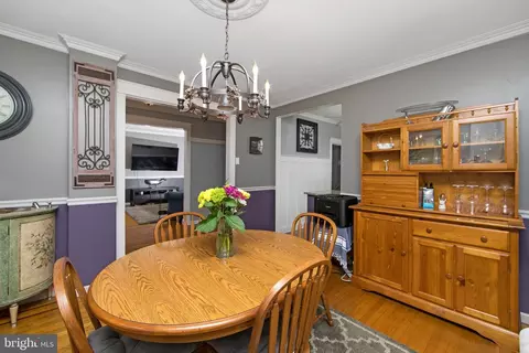 Dining - 1 E 2nd St, Palmyra, NJ 08065 photo 2 of 3