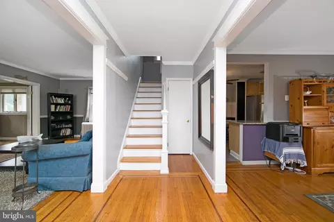 Entry Way - 1 E 2nd St, Palmyra, NJ 08065 photo 1 of 3