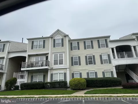 72 Foxglove Dr, Delran, NJ 08075