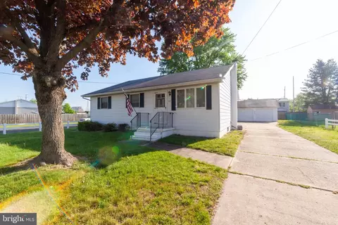 28 Central Ave, Burlington, NJ 08016