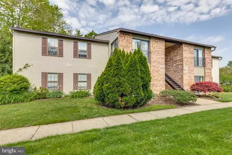 42 B Sumac Ct, Mount Laurel, NJ 08054