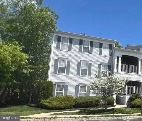 93 Foxglove Dr, Delran, NJ 08075