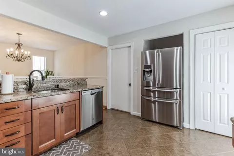 Kitchen - 900 Old Indian Mills Rd, Tabernacle, NJ 08088 photo 2 of 2