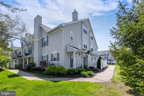 208 Wharton Rd, Mount Laurel, NJ 08054