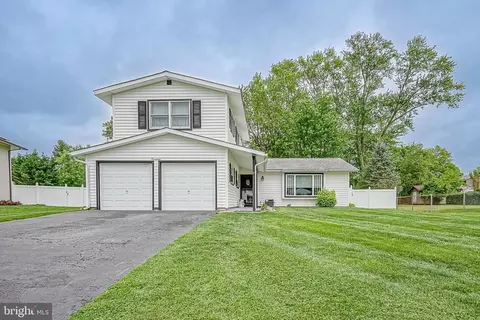 17 Durham Ter, Eastampton, NJ 08060