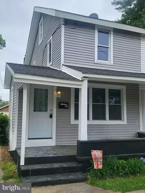 426 W 6th St, Palmyra, NJ 08065