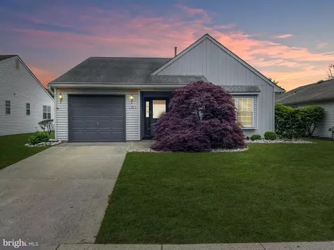11 Farmview Ln, Columbus, NJ 08022