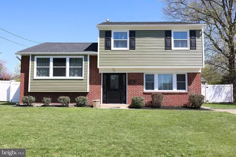 7 Abington Ave, Marlton, NJ 08053