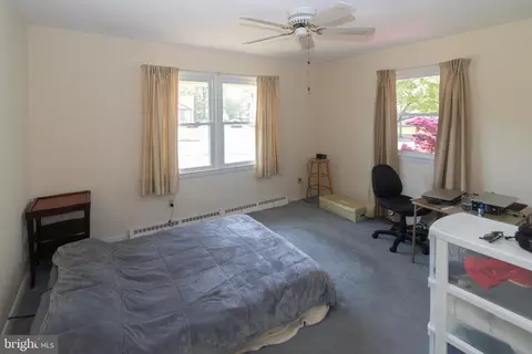 Bedroom - 528 Erhardt Ave, Beverly, NJ 08010 photo 3 of 5
