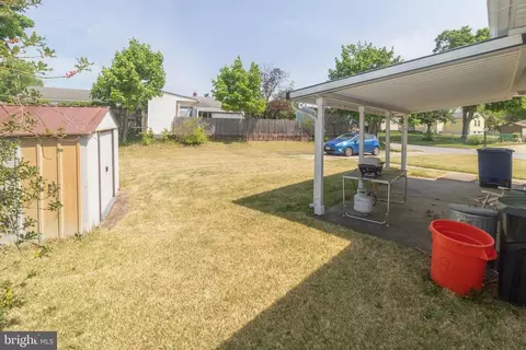 Exterior - 528 Erhardt Ave, Beverly, NJ 08010 photo 2 of 3