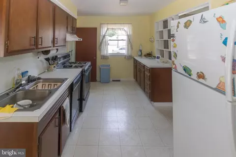 Kitchen - 528 Erhardt Ave, Beverly, NJ 08010 photo 1 of 4