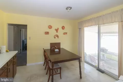 Entry Way - 528 Erhardt Ave, Beverly, NJ 08010 photo 2 of 2