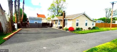 201 Lyons Ln, Fieldsboro, NJ 08505