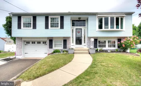 206 Buchanan Ave, Beverly, NJ 08010