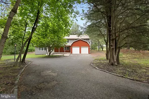 84 Mill St, Medford, NJ 08055