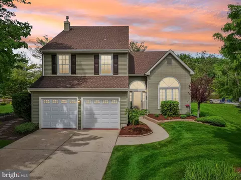 7 Bloomfield Ct, Mount Laurel, NJ 08054