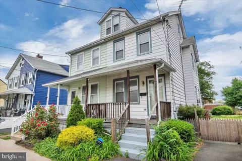 807 Lincoln Ave, Burlington, NJ 08016