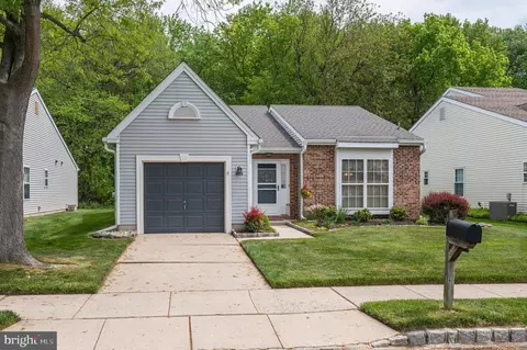 519 Hydrangea Dr, Mount Laurel, NJ 08054