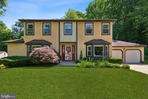 29 Greentree Dr, Burlington, NJ 08016