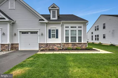 23 Canal St, Mount Holly, NJ 08060