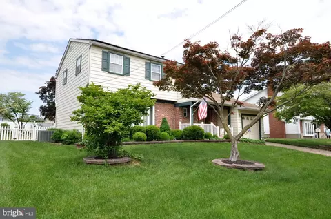 213 Regency Rd, Edgewater Park, NJ 08010