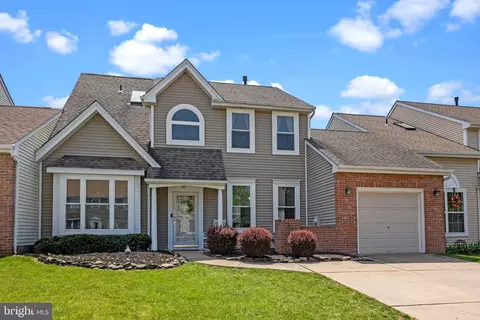 8 Wildberry Dr, Mount Holly, NJ 08060