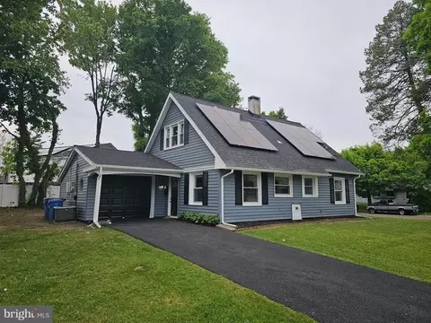 51 Brunswick Ln, Willingboro, NJ 08046