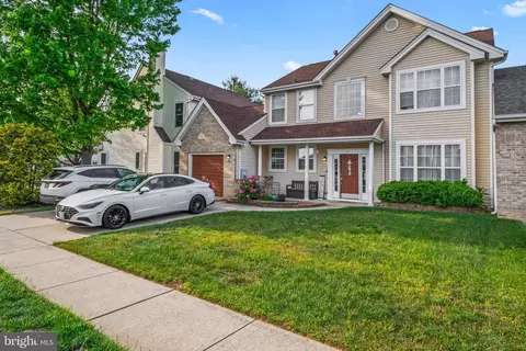 75 Fieldcrest Dr, Mount Holly, NJ 08060